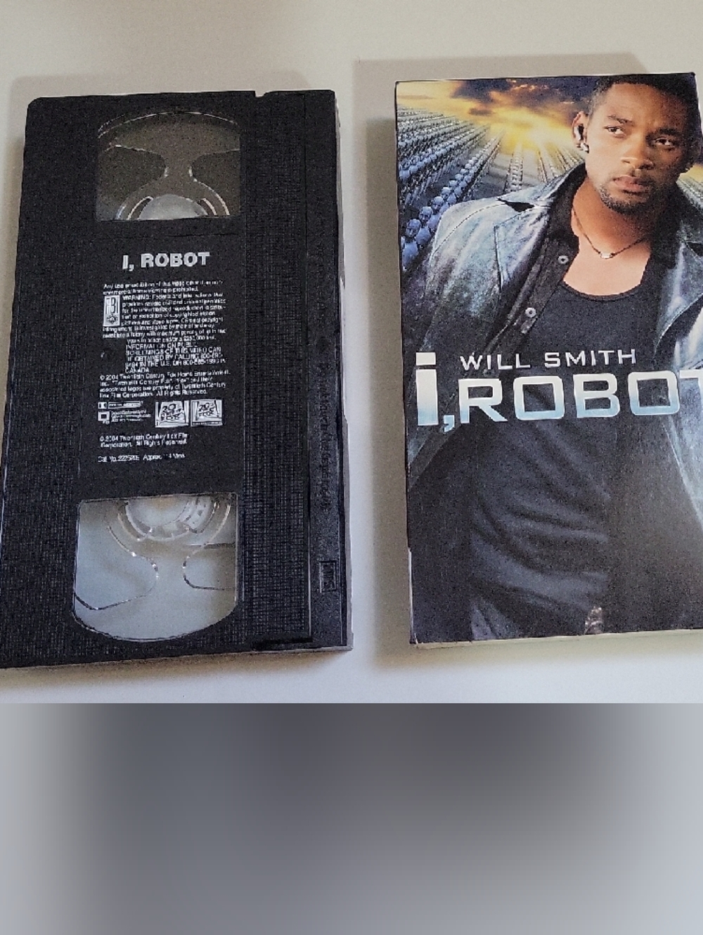 I, Robot VHS - Picture 4 of 4